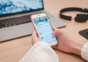 Twitter Tappaa Fleetsin, Joka oli Sen Versio Tarinoista