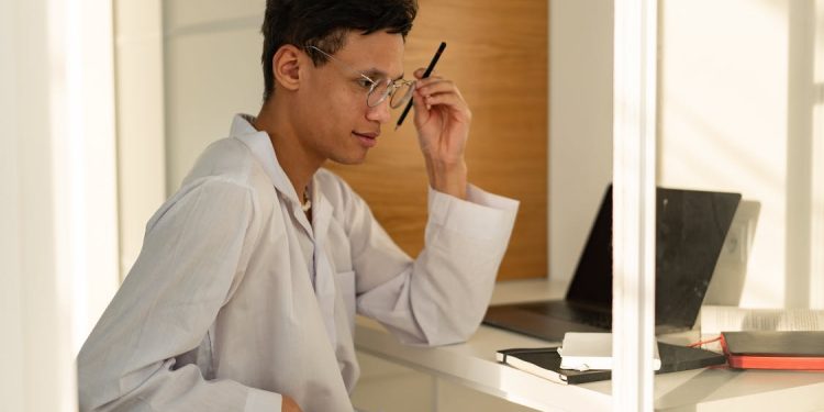 Nettikasinoilla hyödynnettävä teknologia – Millaiset vaikutukset sillä on pelaamiseen?